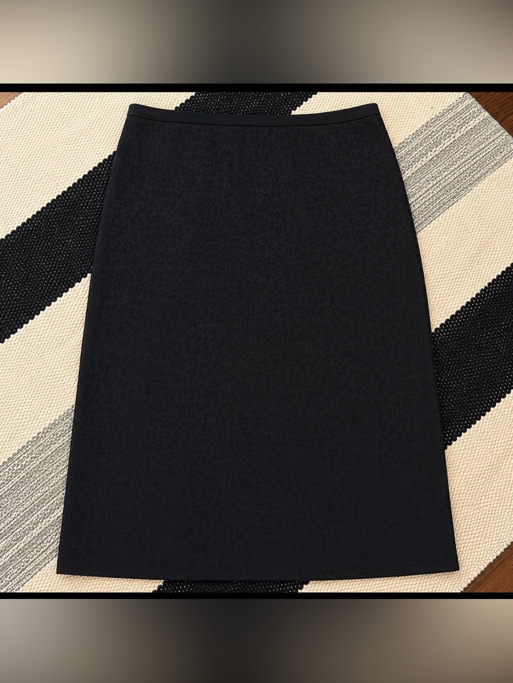 Nordstrom Chelsea28 Black Midi Skirt with Subtle Jacquard Pattern